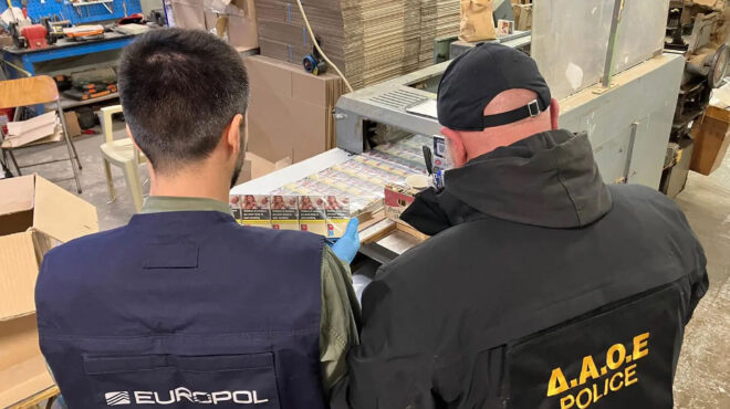 οι-κινέζοι-τα-πορτοκαλί-και-τα-καρούμ-564068368