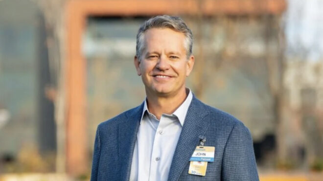 κάποτε-γέμιζε-ράφια-σήμερα-είναι-ceo-της-564056494