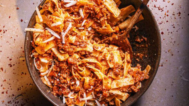 χυλοπίτες-με-πρόβειο-κιμά-λαρδί-και-γρ-564093028