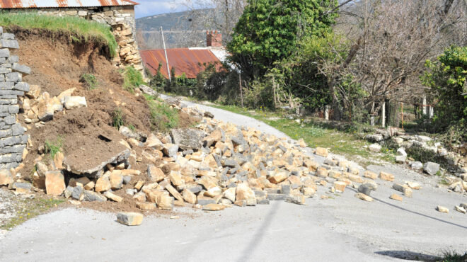ιωάννινα-κλειστά-τα-σχολεία-τη-δευτέρ-564114997