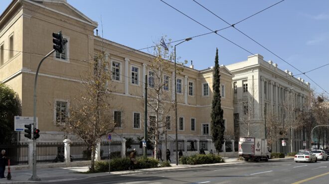 η-αναγέννηση-του-αρσακείου-επιστροφ-564110341