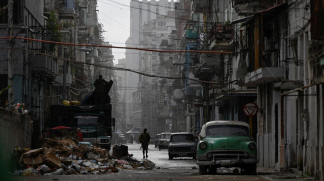 η-κούβα-καταρρέει-ο-τραμπ-καραδοκεί-564130435