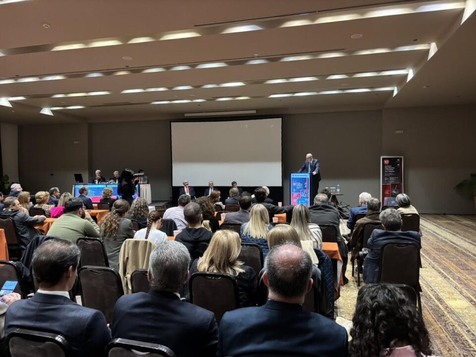 «Οι νέοι επιστήμονες να φεύγουν για σωστούς λόγους, να αποκτούν εμπειρία, αλλά και να επιστρέφουν»-1