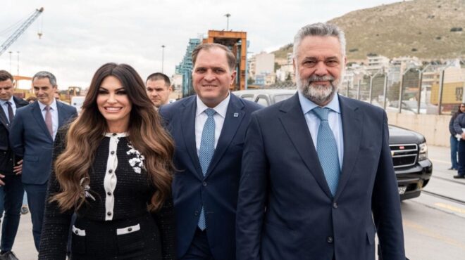 στον-πειραιά-η-γκίλφοϊλ-αμερικανικ-564140608