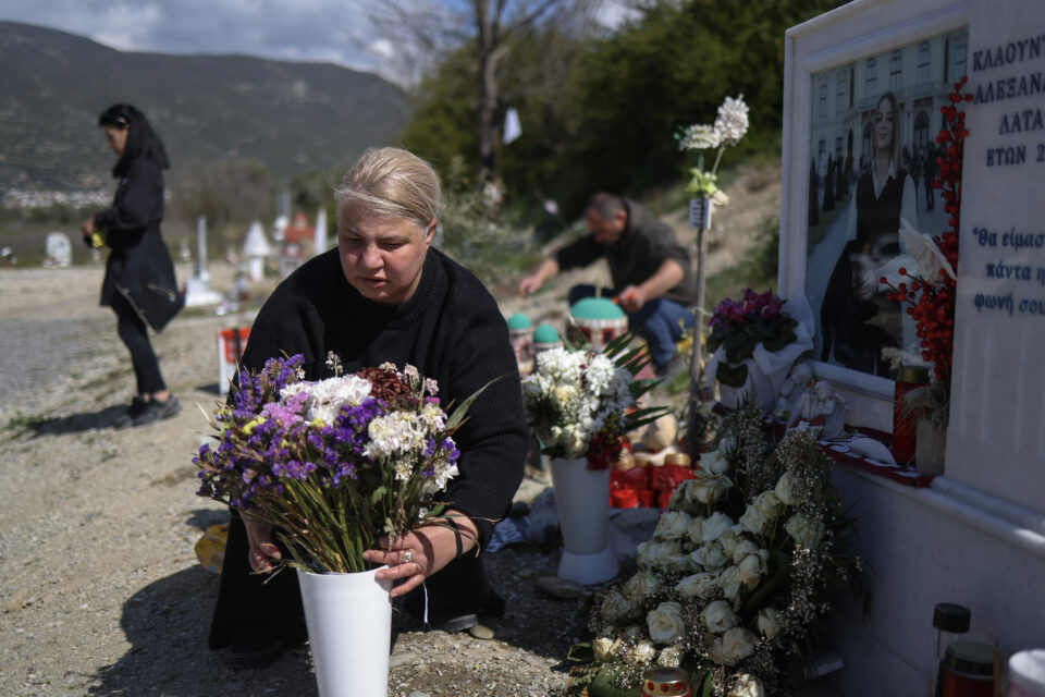 Καθήκον μας να κρατάμε ζωντανό το μνημείο των Τεμπών-4
