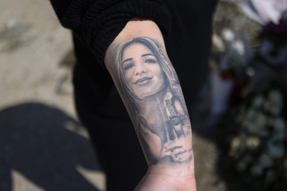 Καθήκον μας να κρατάμε ζωντανό το μνημείο των Τεμπών-5