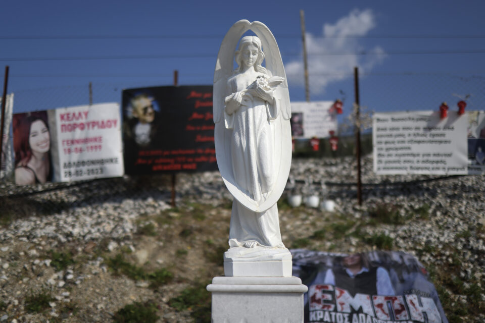 Καθήκον μας να κρατάμε ζωντανό το μνημείο των Τεμπών-7