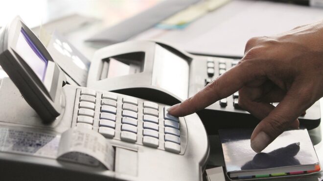 μπαράζ-ελέγχων-σε-ταμειακές-και-pos-564131134