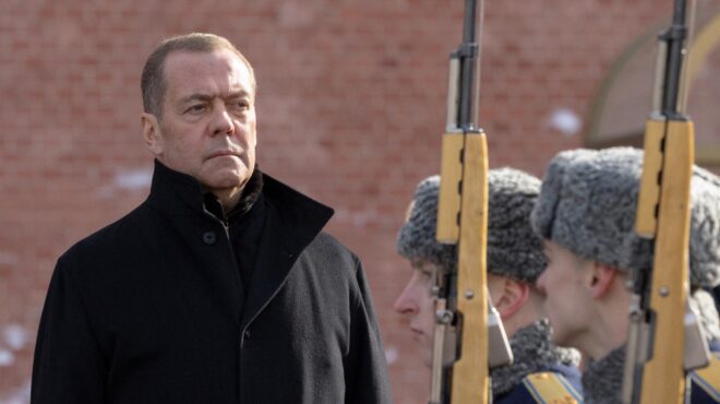 μεντβέντεφ-αν-ο-τραμπ-συνεχίσει-την-π-564105682