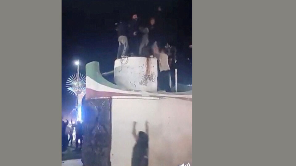 Ιράν, η επόμενη μέρα μετά τον θάνατο του Χαμενεΐ – Φωτογραφίες-1