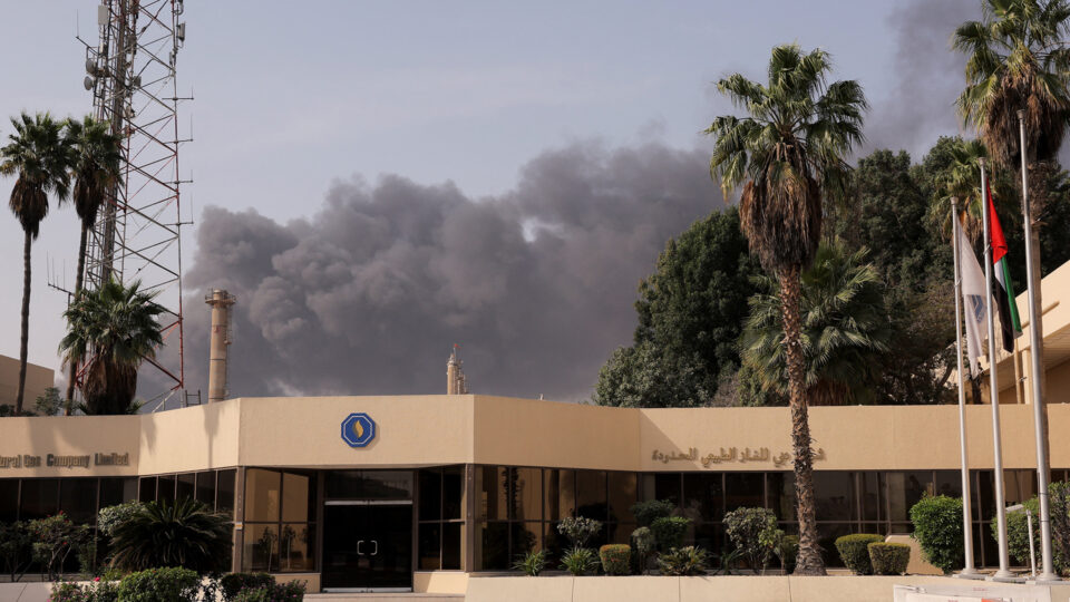 Ιρανικά πλήγματα στο λιμάνι και στο αεροδρόμιο του Ντουμπάι [φωτογραφίες – βίντεο]-2