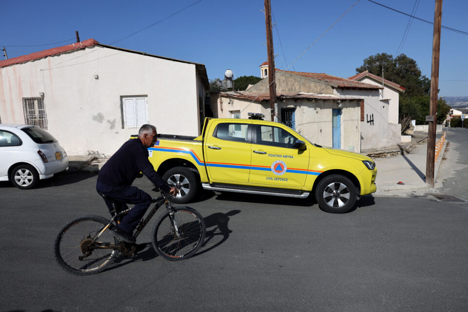 Κύπρος: Πόλη-φάντασμα το Ακρωτήρι μετά τις επιθέσεις-1