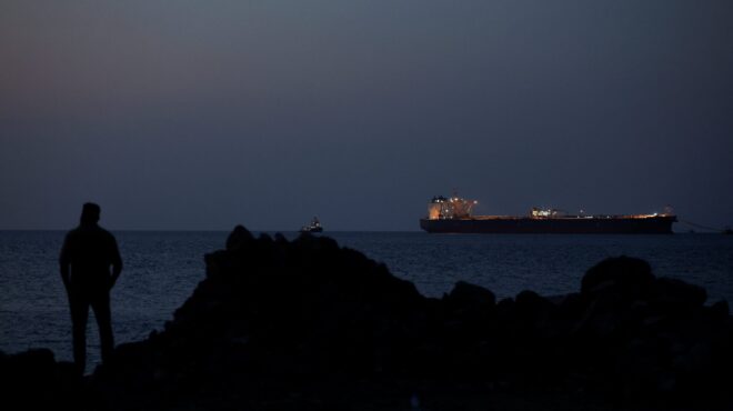 οχι-από-την-ισπανία-σε-στρατιωτική-α-564128197