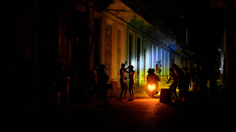 Κούβα: Η Αβάνα στο σκοτάδι μέσα από 10 φωτογραφίες-1