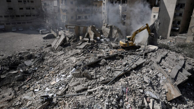 h-στιγμή-της-κατάρρευσης-πολυώροφου-κτ-564131935