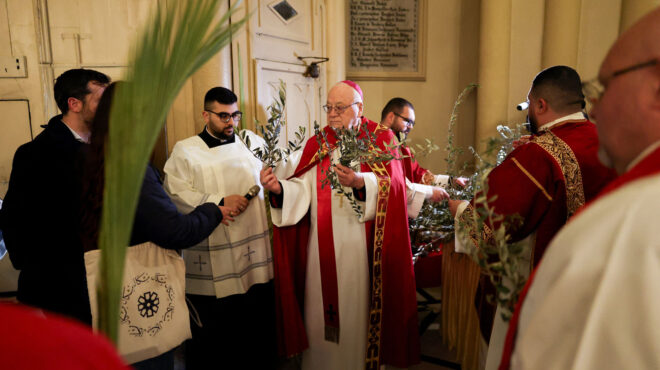 μακρόν-και-μελόνι-καταδικάζουν-το-επε-564149512