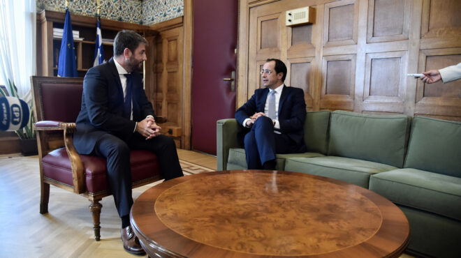 τηλεφωνική-επικοινωνία-ανδρουλάκη-564105553