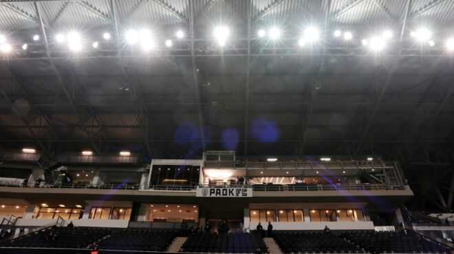 ενταση-στα-δημοσιογραφικά-της-τούμπα-564127363