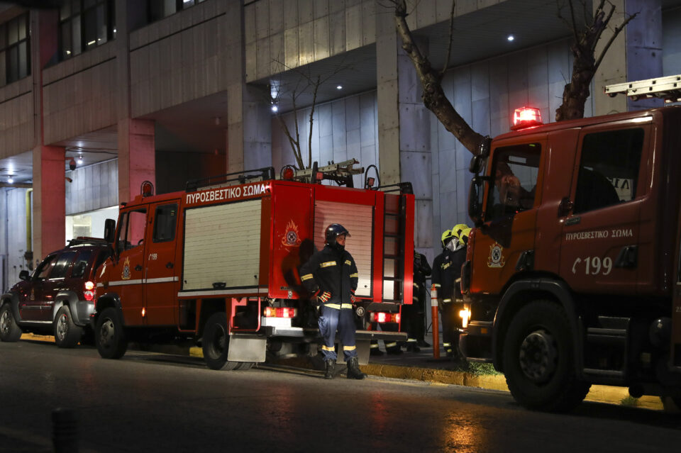 ΕΛ.ΑΣ.: Η ανακοίνωση για τον άνδρα που συνελήφθη με χειροβομβίδες έξω από τη ΓΑΔΑ-1