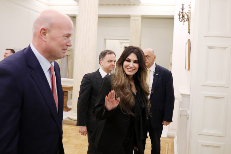 Συνάντηση Γεραπετρίτη με τον μόνιμο αντιπρόσωπο των ΗΠΑ στο NATO – Παρούσα και η Γκίλφοϊλ-4