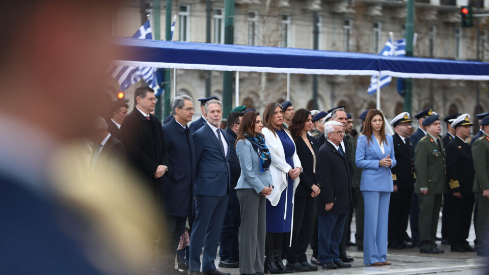 25η Μαρτίου: Φωτογραφίες από τις μαθητικές παρελάσεις στο Σύνταγμα-4