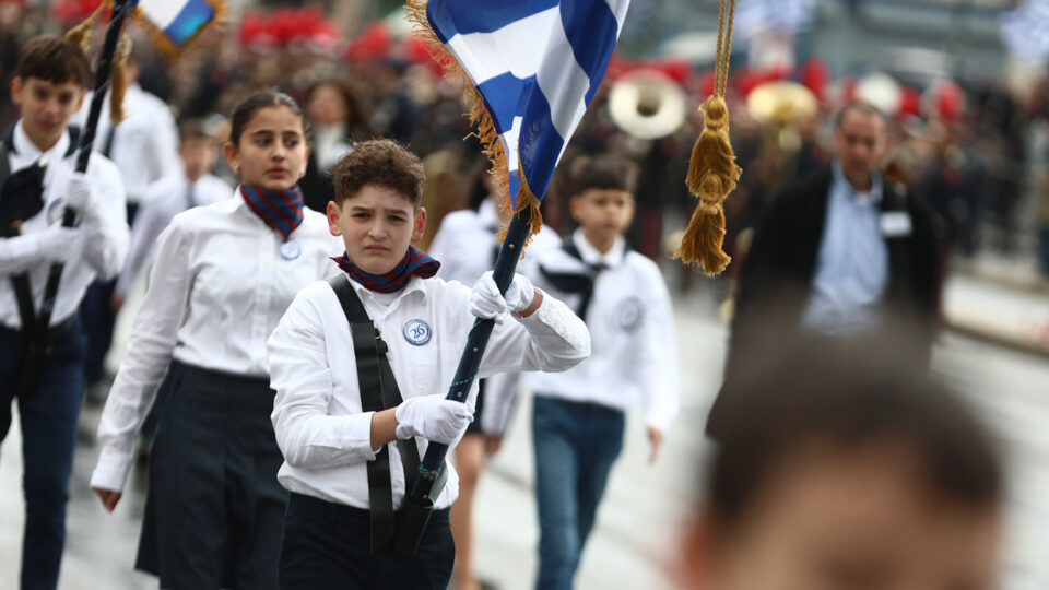 25η Μαρτίου: Φωτογραφίες από τις μαθητικές παρελάσεις στο Σύνταγμα-2