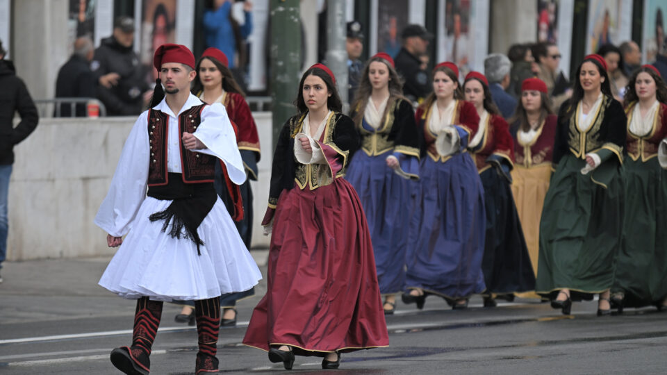 25η Μαρτίου: Φωτογραφίες από τις μαθητικές παρελάσεις στο Σύνταγμα-3