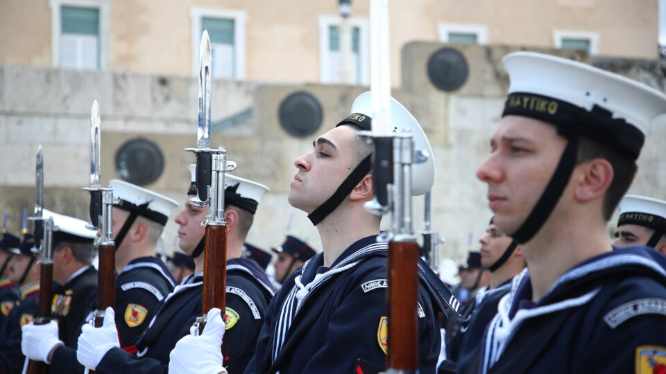 25η Μαρτίου: Μεγαλειώδης η στρατιωτική παρέλαση στην Αθήνα [φωτογραφίες]-6