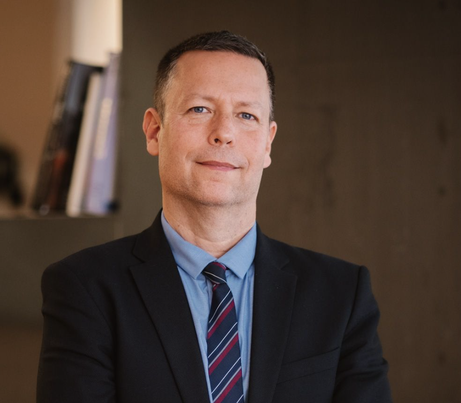 Ραζ Ζιμτ στην «Κ»: Πιο ρεαλιστική από την ανατροπή μια αλλαγή εκ των έσω στο Ιράν-1