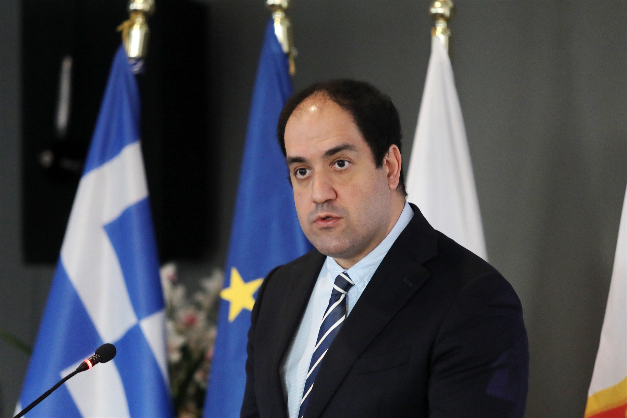 Εντός και Εκτός: Εξοπλιστικά εν κινήσει-1