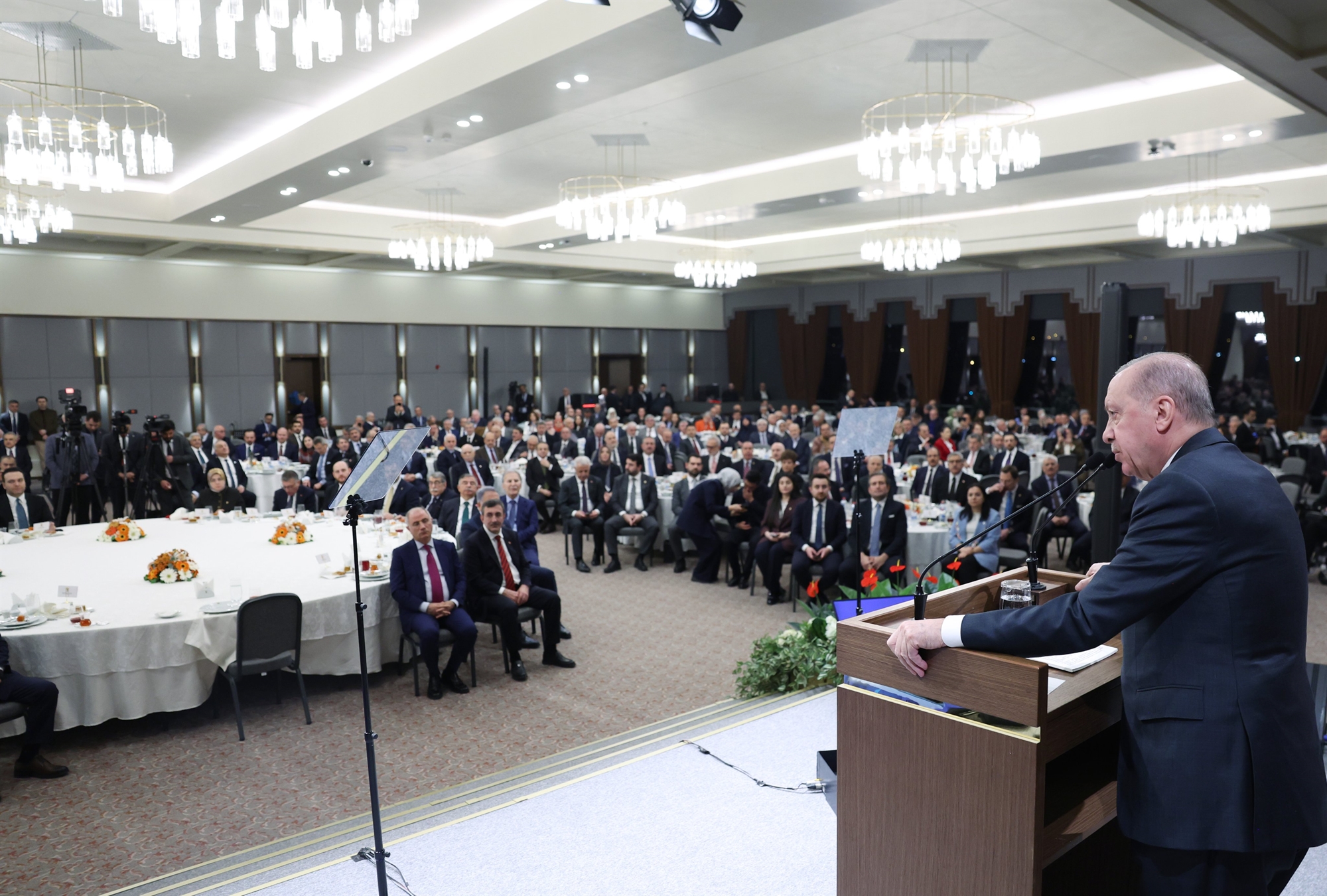 Ο Ερντογάν διεκδικεί ρόλο ηγέτη όλων των μουσουλμάνων-1