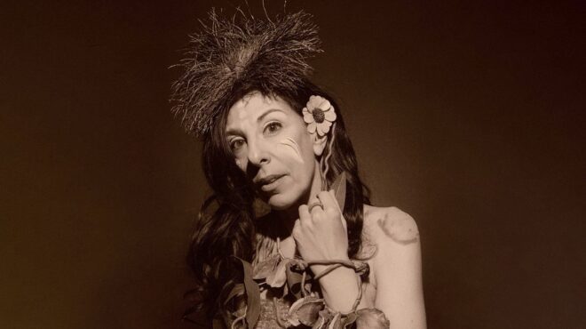 η-γυναίκα-του-δάσους-του-γιάννη-πετσ-564123808