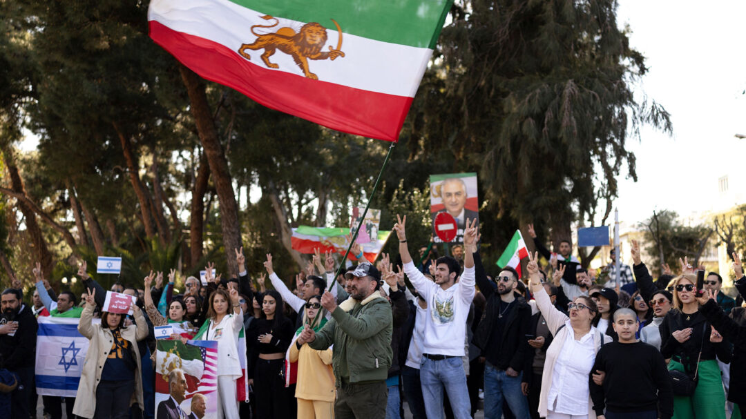 η-κ-στα-ιρανικά-στέκια-της-αθήνας-αζα-564111136