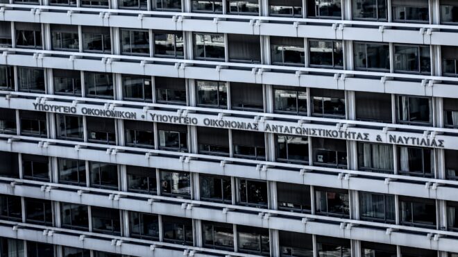 κάτω-από-τον-στόχο-τα-φορολογικά-έσοδα-564129259