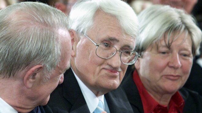 πέθανε-ο-σπουδαίος-γερμανός-φιλόσοφο-564126610