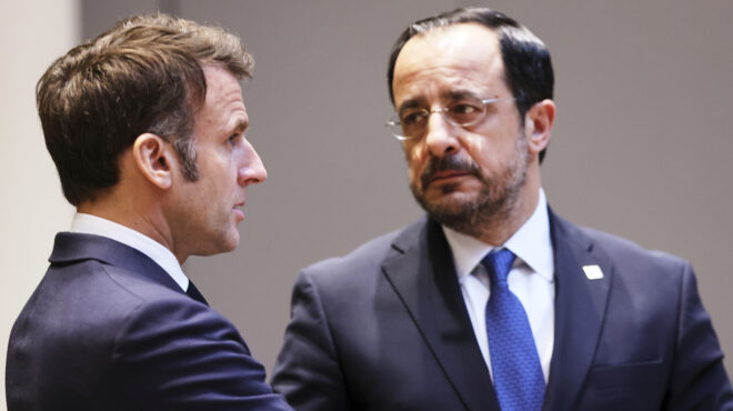 η-γαλλία-στέλνει-φρεγάτα-και-αντιπυρα-564105298