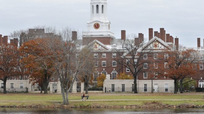 η-κυβέρνηση-τραμπ-μηνύει-το-χάρβαρντ-γ-564136180