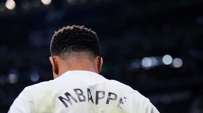 στον-ανδροκρατούμενο-χώρο-του-ποδοσφ-564119563