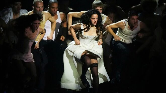 τι-κάνει-η-ροσαλία-στα-χέρια-του-δημήτρ-564129883