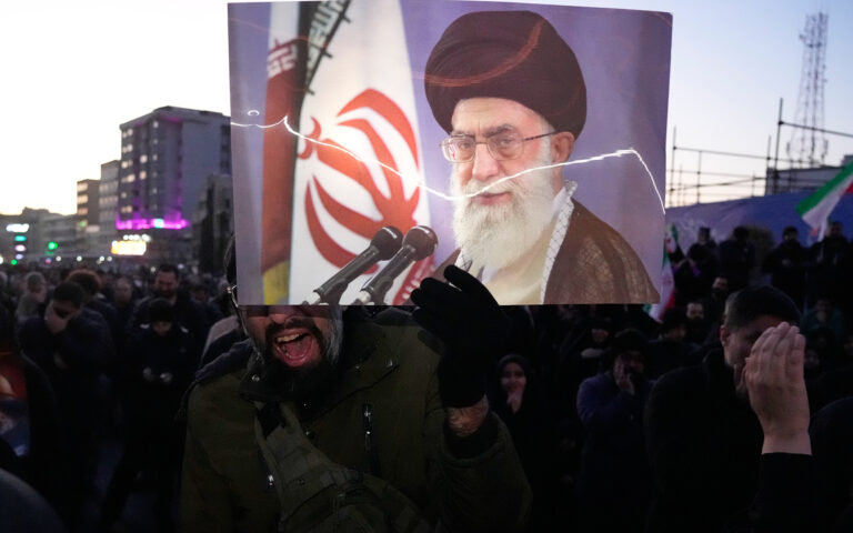 live-νεκρός-ο-αλί-χαμενεΐ-η-μέση-ανατολή-564102751