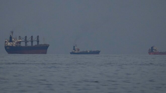 περσικός-κόλπος-πλοία-δηλώνουν-κινε-564121717