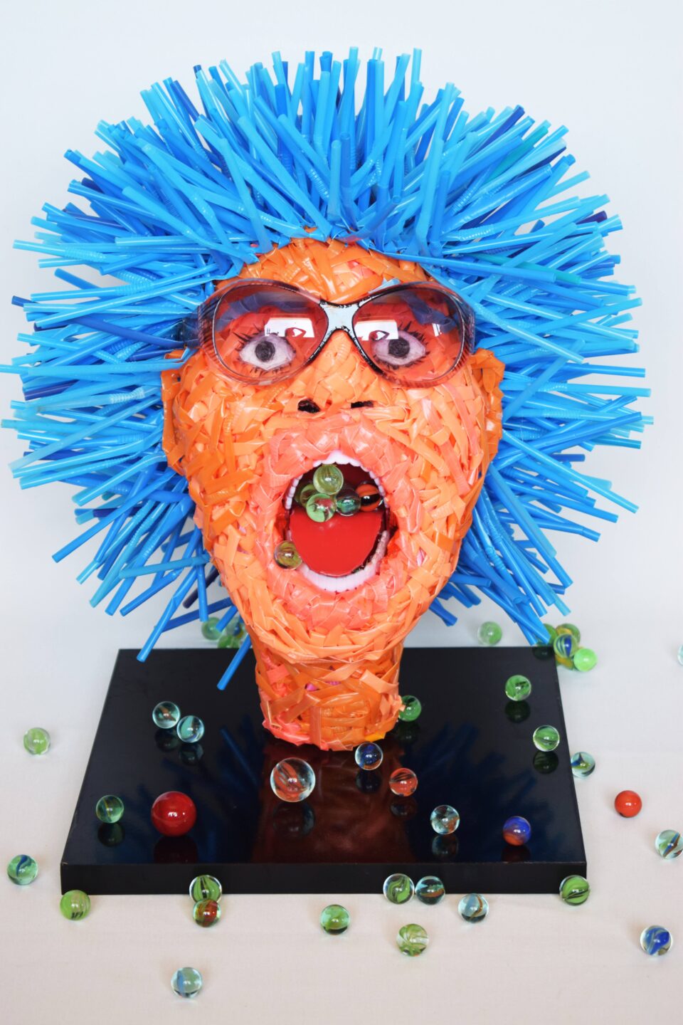 «Οι άνθρωποί μου»: Η τέχνη της επανάχρησης-4