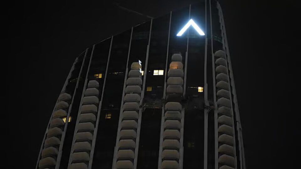 Το Ντουμπάι προσπαθεί να ανακτήσει μια κανονικότητα εν μέσω επιθέσεων-1