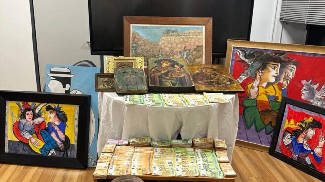 οι-πλαστοί-πίνακες-και-το-μοναδικό-ευα-564138808