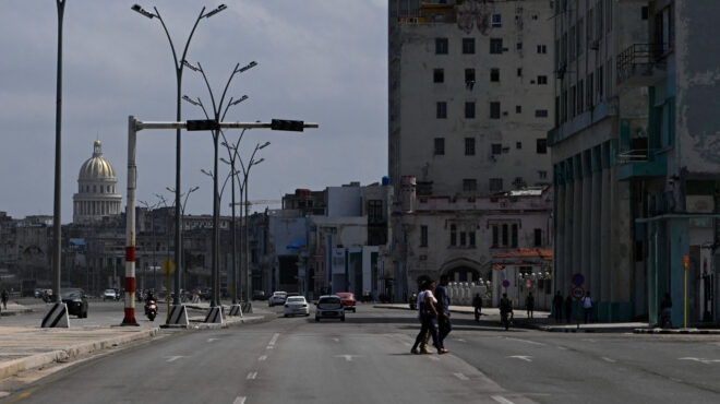 νέο-μπλακ-άουτ-στην-κούβα-στο-σκοτάδι-τ-564108034