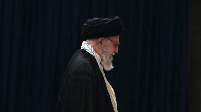 nyt-ο-θάνατος-του-χαμενεΐ-και-η-αυγή-της-αβ-564103030