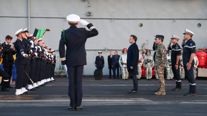 μακρόν-στο-σαρλ-ντε-γκωλ-αποστολή-σα-564116365