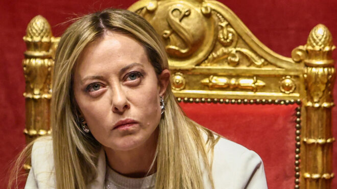 οι-ιταλοί-απομακρύνουν-τη-μελόνι-από-τ-564120001