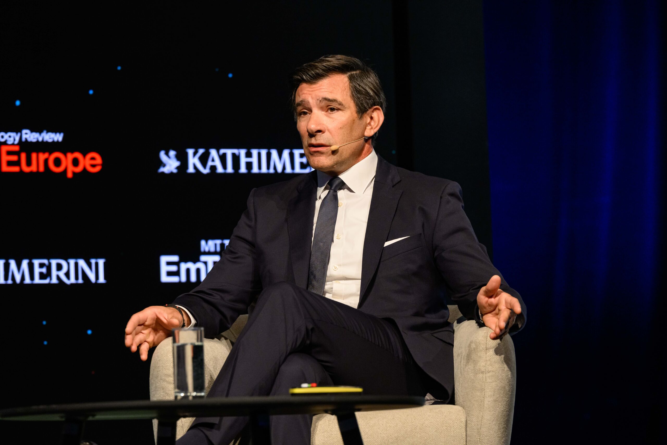 κυβερνοασφάλεια-και-tεχνητή-nοημοσύνη-e-564133795