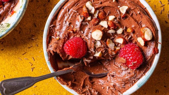 νηστίσιμη-μους-σοκολάτα-με-αβοκάντο-κ-564119146